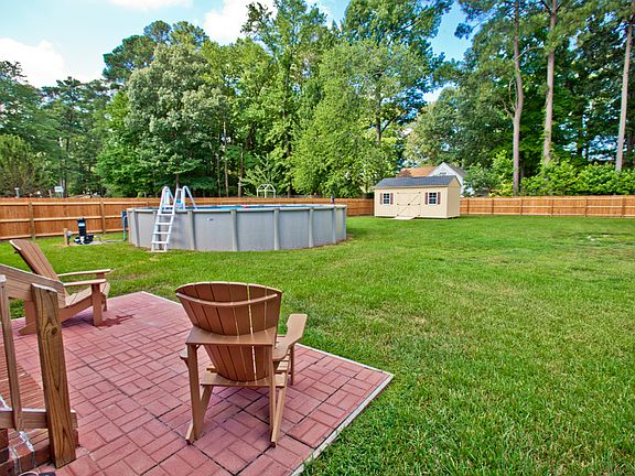 3rd image of 110 Winsome Haven Dr