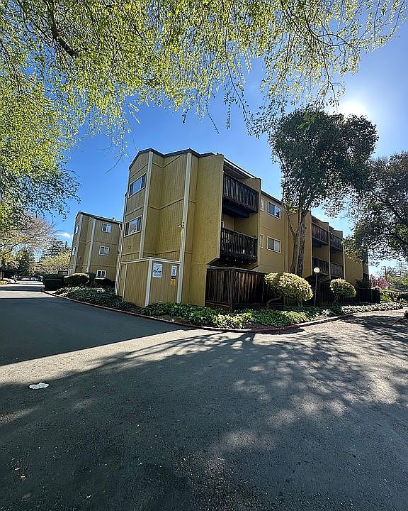 1st image of 1060 Oak Grove Rd APT 37