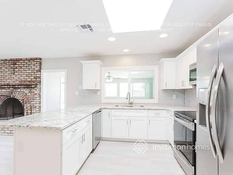 2047 E Cornell Dr — Photo 8