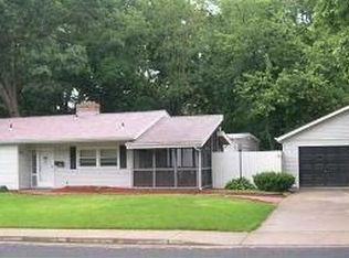 344 W Stonegate Rd, Peoria, IL 61614