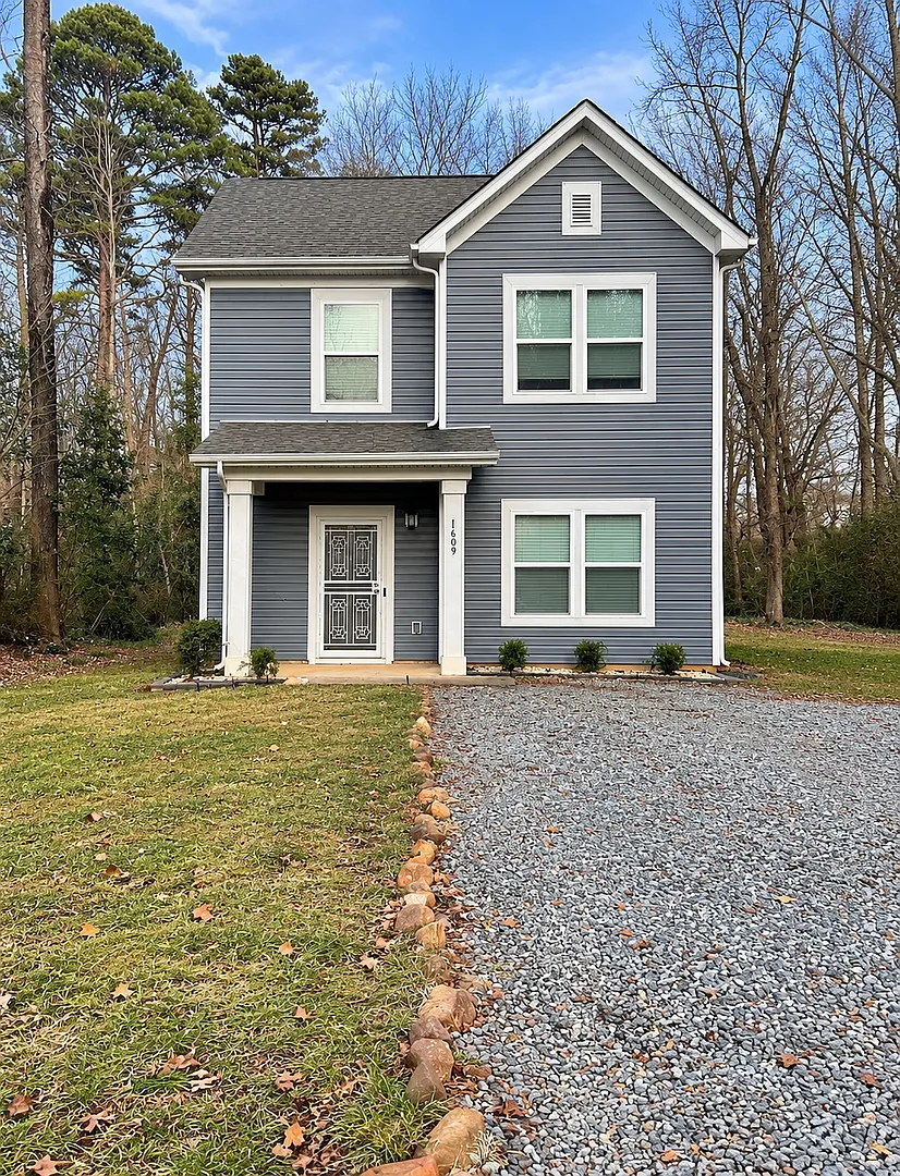 Move-In Ready 3 Bedrooms 2.5 Baths Large Lot No Hoa — Photo 1