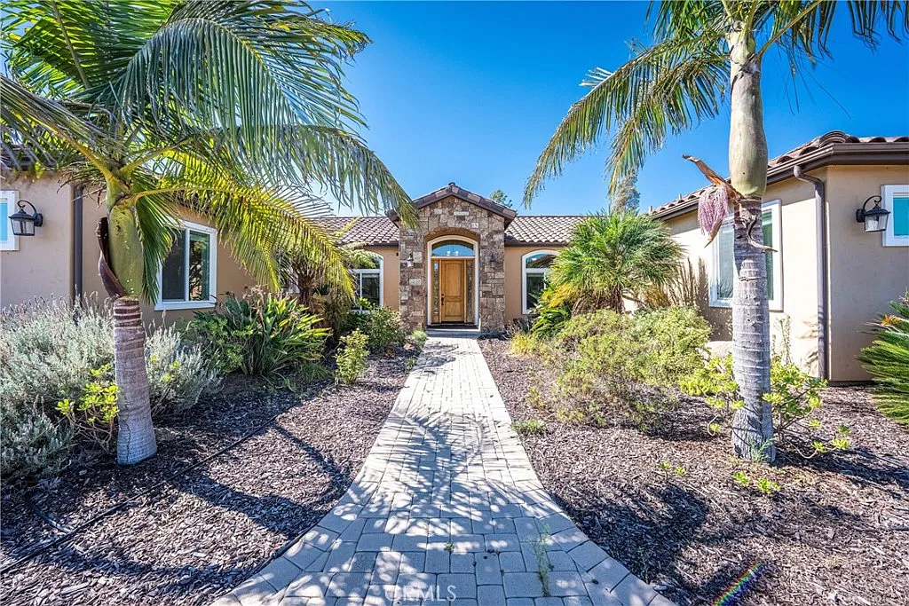 5 bed, 4007 sqft, $10,000 — Photo 1
