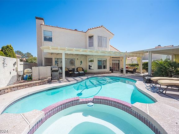 3rd image of 3221 Sabrina Ct