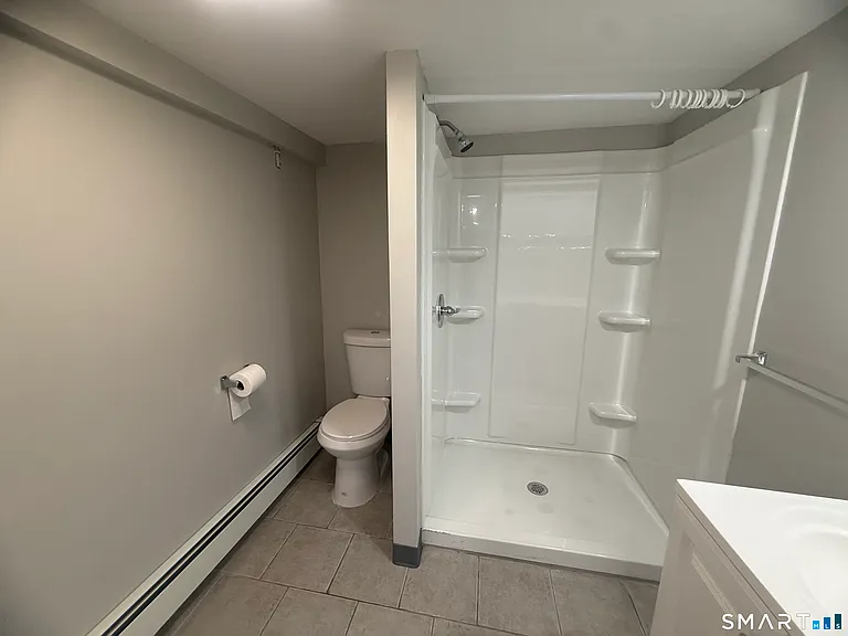 382 Vine St #6 — Photo 9