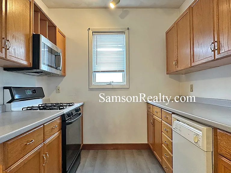 1230 Plainfield St #1230 — Photo 5