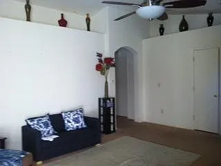 3 bed, 1284 sqft, $1,650 — Photo 2