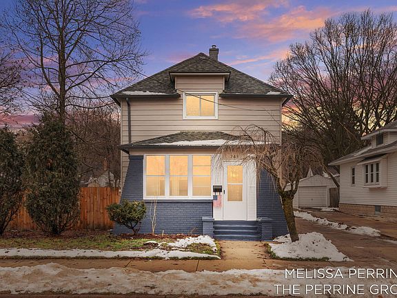 2nd image of 743 Garfield Ave NW