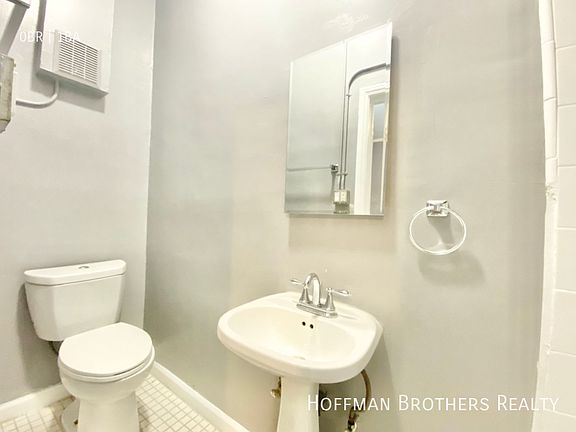 3rd image of 856 S Oxford Ave #109