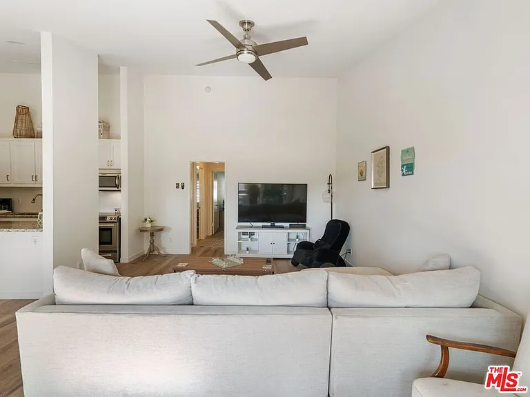 647 S Prospect Ave #202 — Photo 8