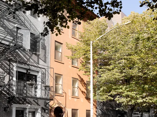 304 East 52nd Street image 1 of 8