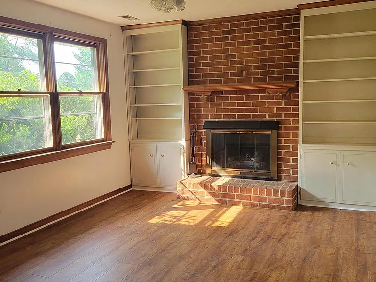 90 Parrish Ln — Photo 4