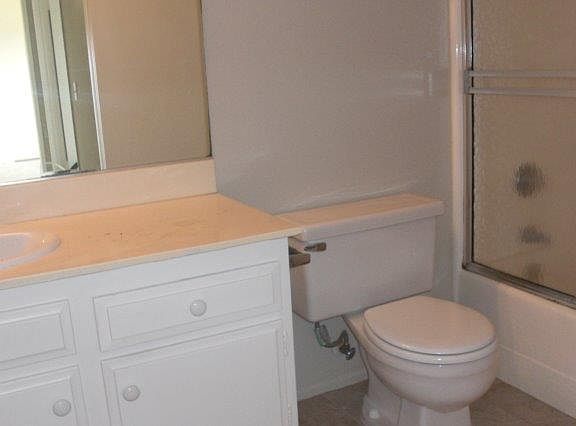 3rd image of 2291 Shady Hills Dr