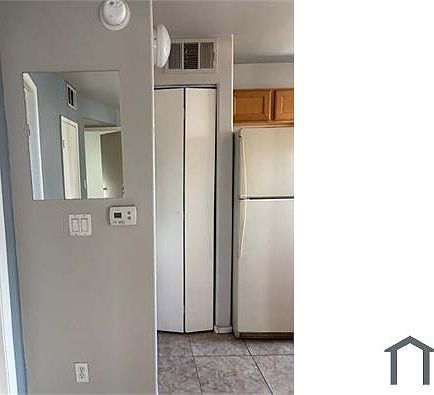 3rd image of 231 W Philadelphia Ave APT 4