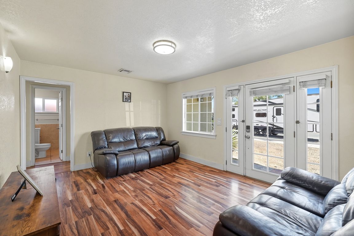 next background image