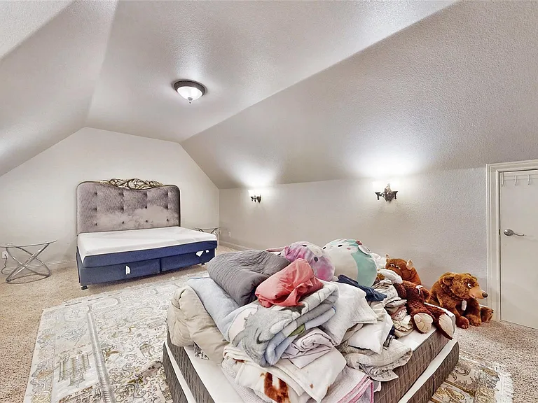 1641 Hidden Bluff Ct — Photo 26