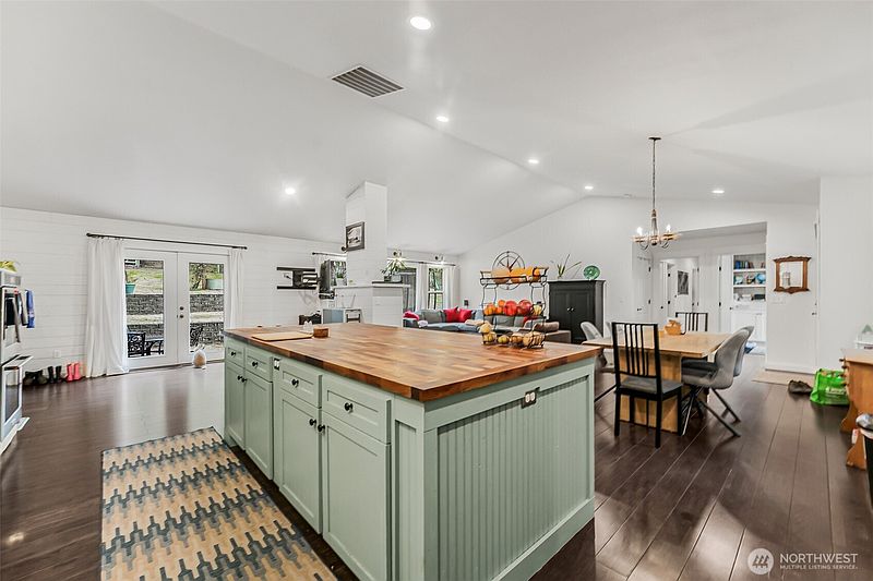 4th image of 2077 Wagner Road