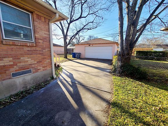 4th image of 1830 Viewcrest Dr