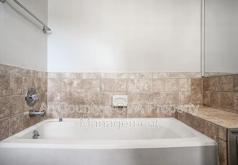 1203 Michigan Ct — Photo 18
