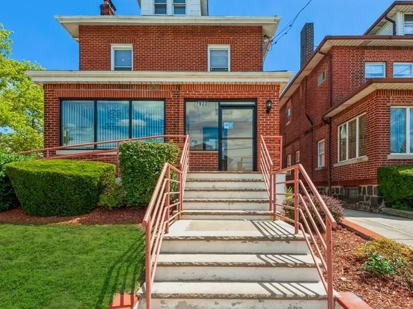 7922 Kennedy Boulevard image 1 of 19