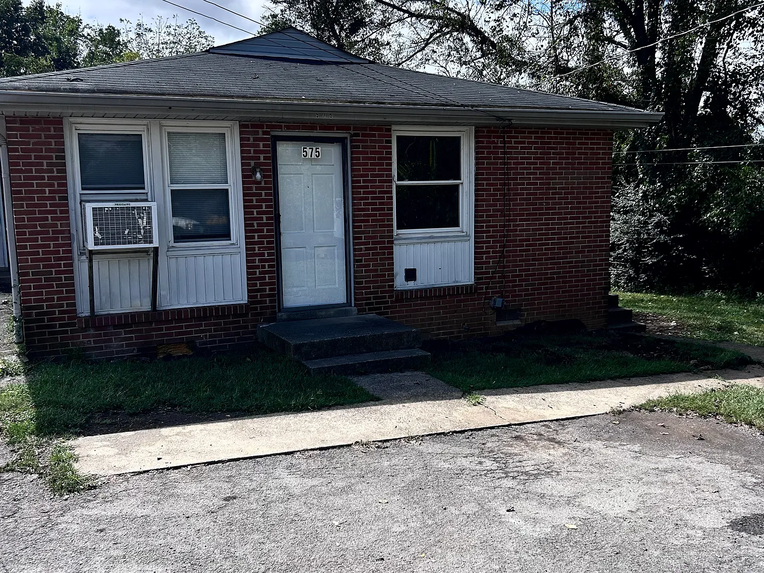 2 bed, 800 sqft, $1,500 — Photo 2