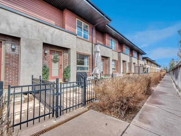 23 S Aspen Hills Ter SW, Calgary, AB T3H 0P3