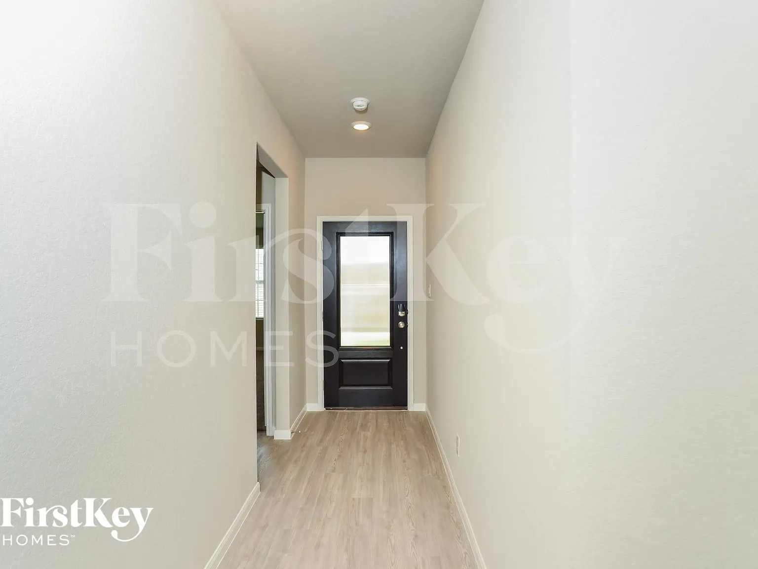 3 bed, 2.0 bath, 1498 sqft, $1,600 — Photo 2