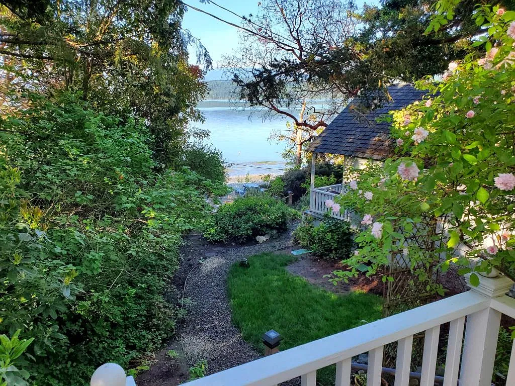 1 bed, 400 sqft, $2,100 — Photo 1