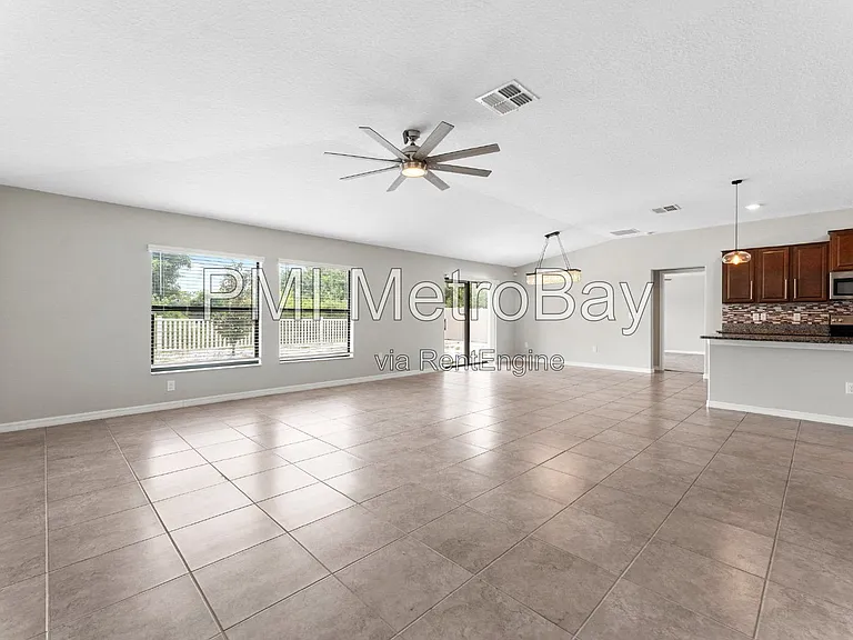 9703 Sage Creek Dr — Photo 2