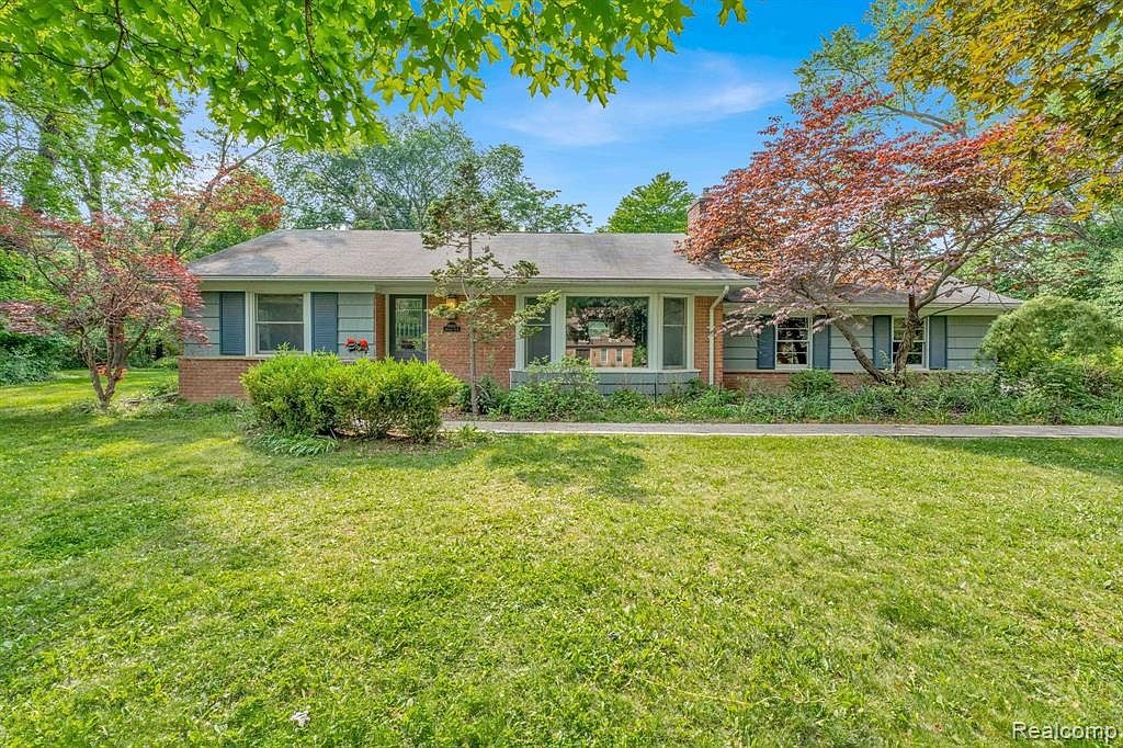 19900 Riverside Dr, Beverly Hills, MI 48025 Zillow