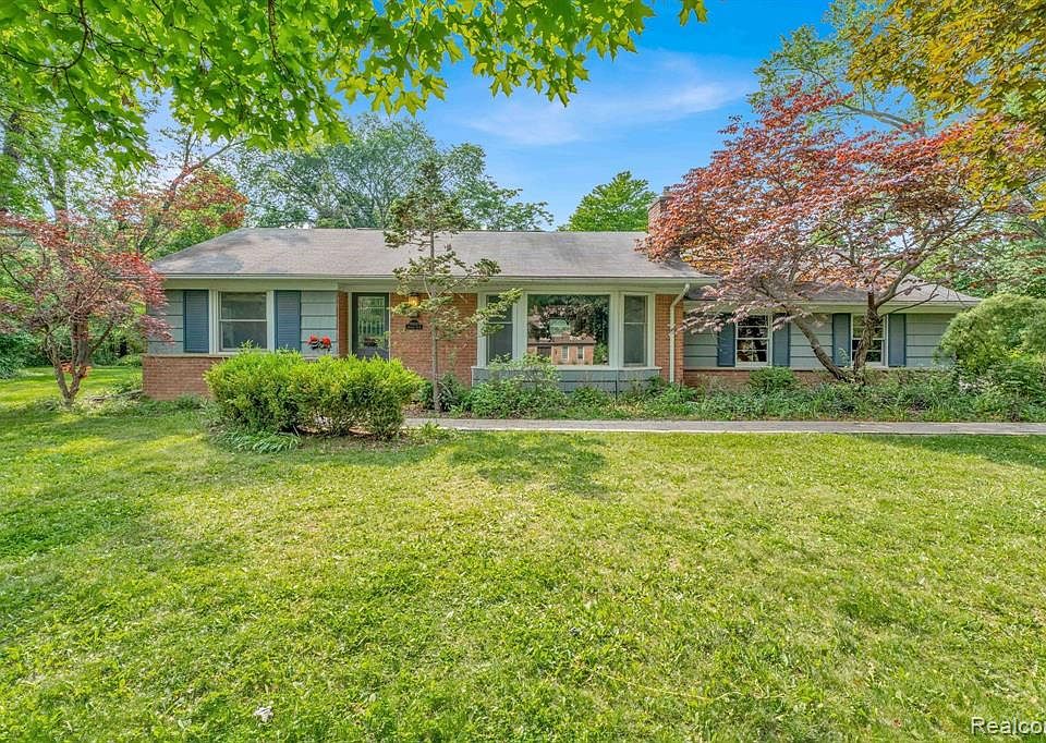 19900 Riverside Dr, Beverly Hills, MI 48025 Zillow