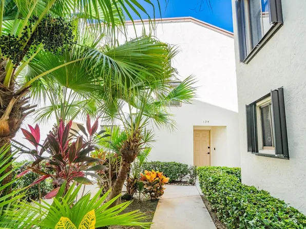 950 S Kanner Hwy Townhouse 124, Stuart, FL 34994