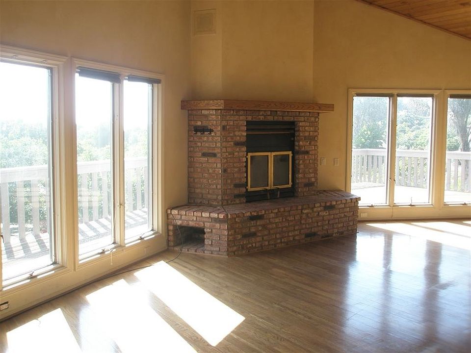 2nd image of 1149 Solana Dr