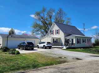 711 Old Springfield Rd, Lovington, IL 61937