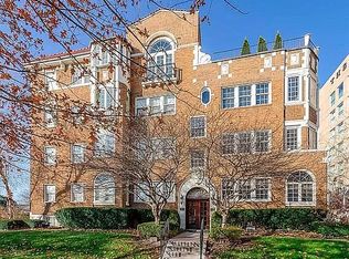 4826 Roanoke Pkwy APT 8, Kansas City, MO 64112