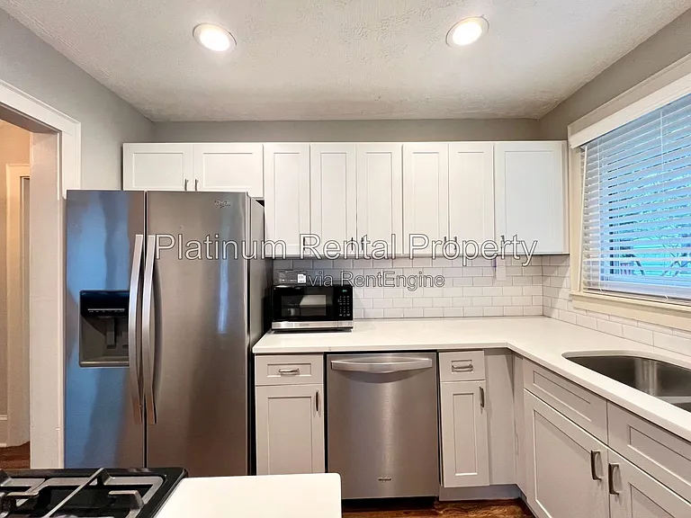 428 E Side Ave SE — Photo 5