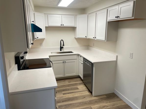 9850 SW McKenzie St APT 5