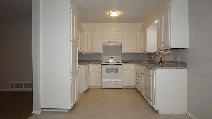 4704 Aspen Way — Photo 3