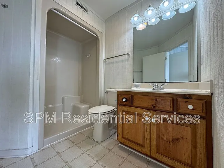1154 Monroe Ln — Photo 25