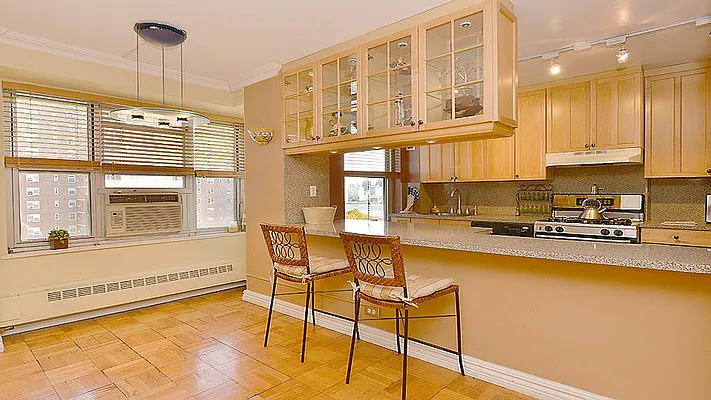 Sold by Fenwick Keats Real Estate | media 11