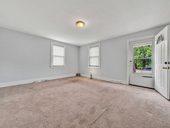 5th image of 3903 Michigan Ave NW