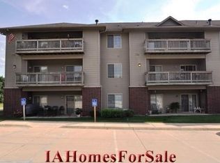 250 Cimarron Dr UNIT 109, Hiawatha, IA 52233
