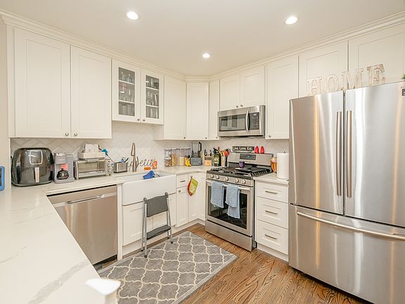 5th image of 2502 Crescent St #2