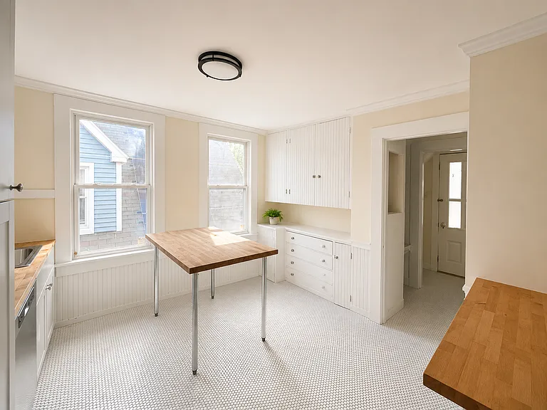 7 Stanford St #2 — Photo 15