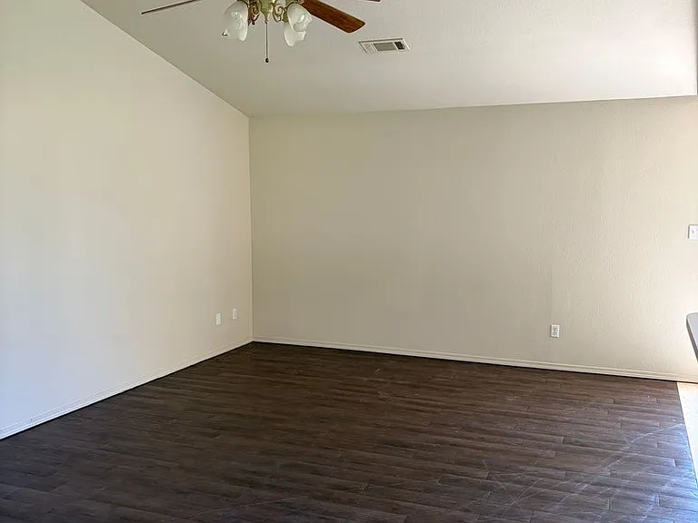1075 Grinnel Cir — Photo 6