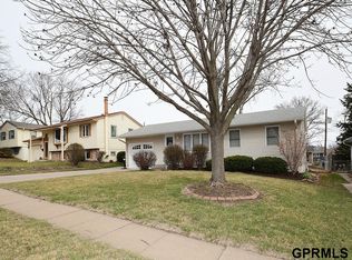 12704 B St, Omaha, NE 68144