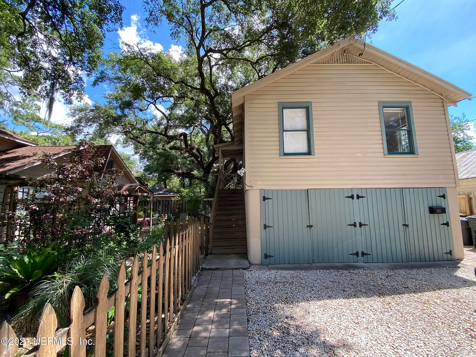 2 bed, 1.0 bath, 800 sqft, $1,295 — Photo 2