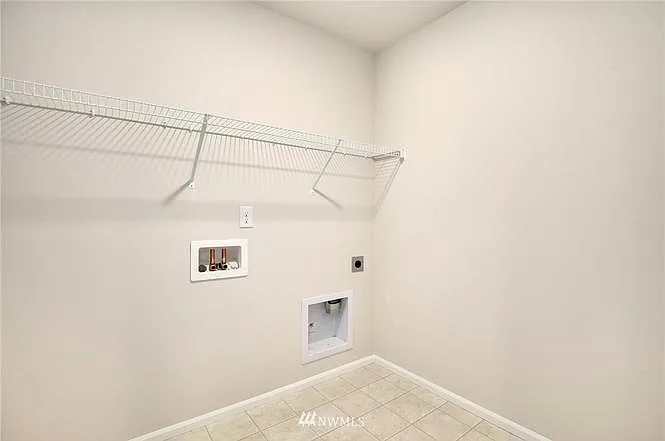 2730 Saga Ct NE — Photo 15