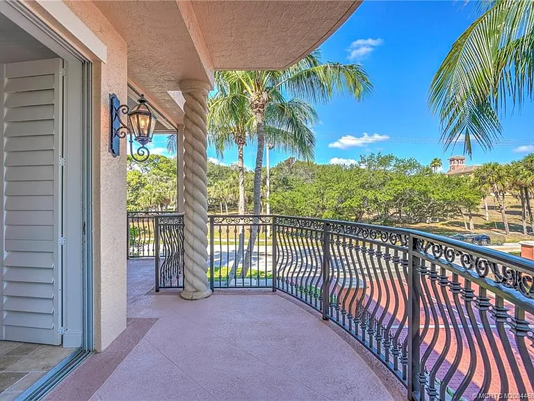 1528 NE Outrigger Landings Dr #208 — Photo 29
