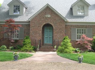 2853 Sharon Rd, Charlotte, NC 28211