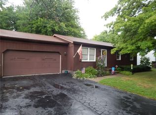 431 Orchard Ln, Cortland, OH